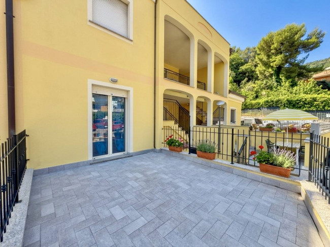 Bilocale con giardino in vendita a Andora