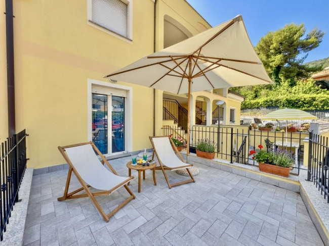 Bilocale con giardino in vendita a Andora