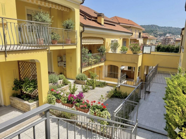 Bilocale con giardino in vendita a Andora