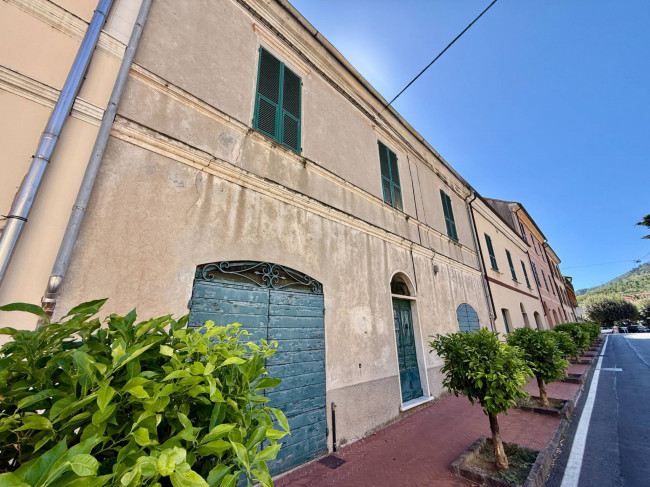 Casale in vendita a Toirano