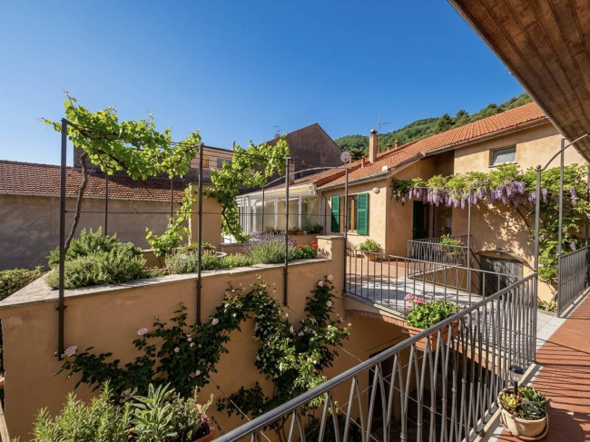 Casale in vendita a Toirano