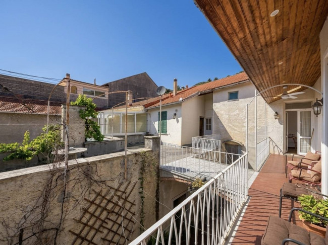 Casale in vendita a Toirano
