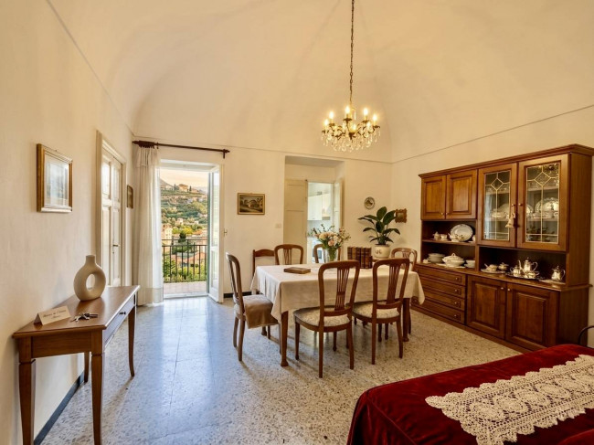 Casale in vendita a Toirano