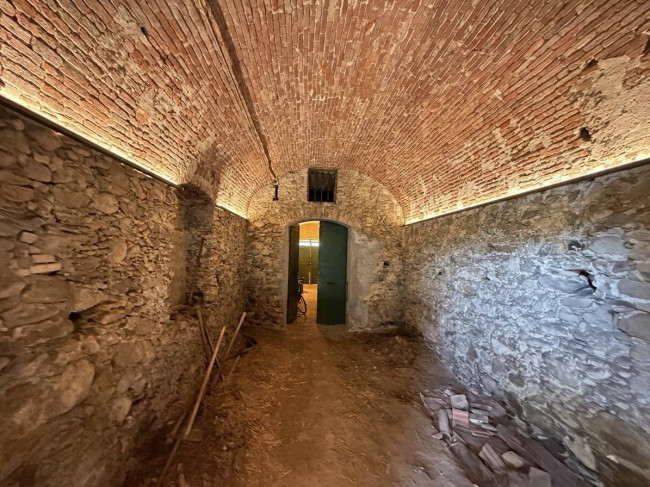 Casale in vendita a Toirano
