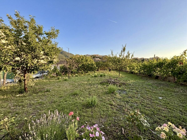 Casale in vendita a Toirano