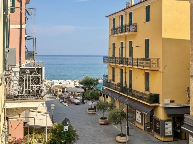 Wohnung zu verkaufen in Alassio