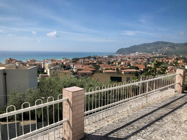 Villa zu verkaufen in Diano Marina
