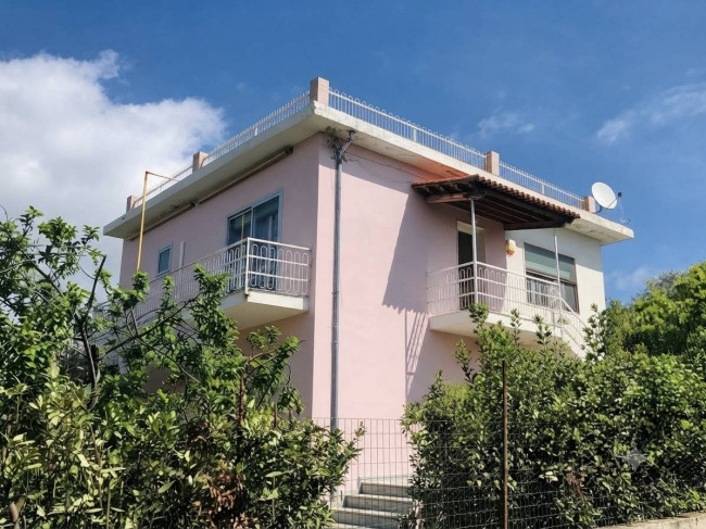 Villa zu verkaufen in Diano Marina