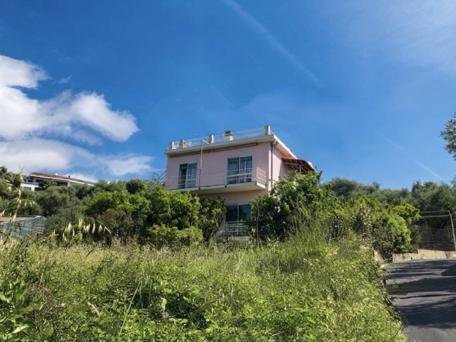 Villa zu verkaufen in Diano Marina