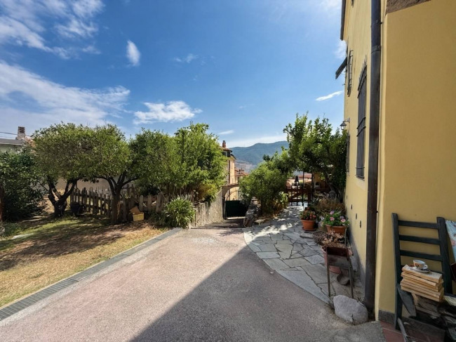 Villa zu verkaufen in Boissano