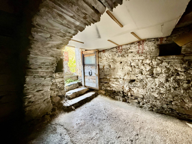 Casa Semindipendente in vendita a Rezzo