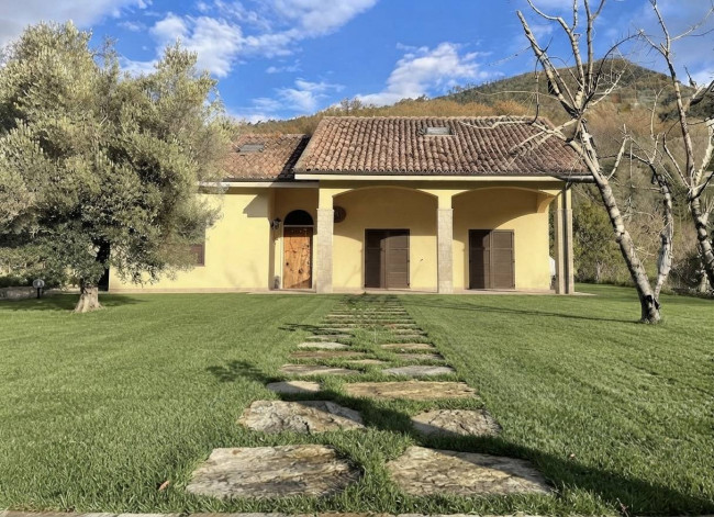 Villa in vendita a Garlenda