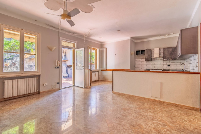 Casa Semindipendente in vendita a Alassio