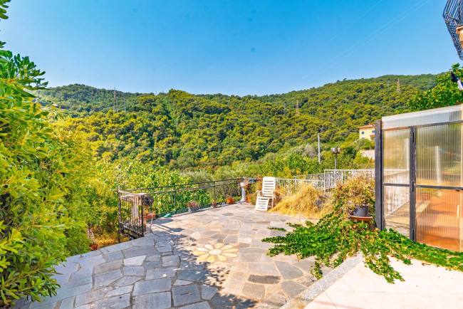 Casa Semindipendente in vendita a Alassio