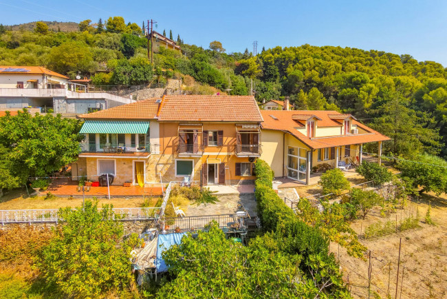 Casa Semindipendente in vendita a Alassio