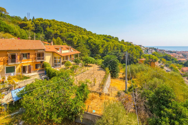 Casa Semindipendente in vendita a Alassio