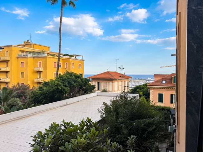Appartamento in vendita a Imperia