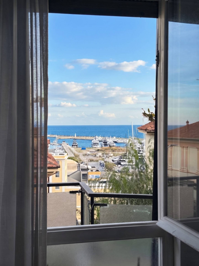 Appartamento in vendita a Imperia