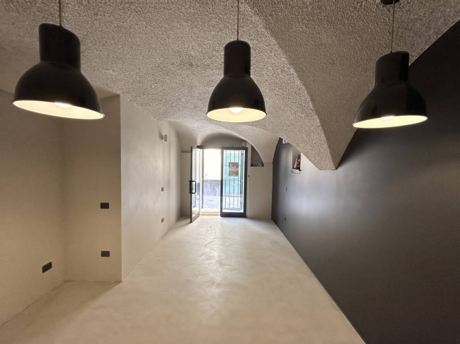 Magazzino in vendita a Loano