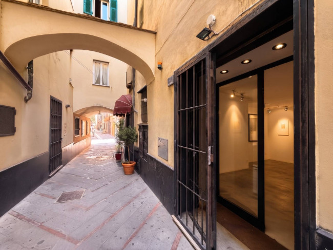 Magazzino in vendita a Loano