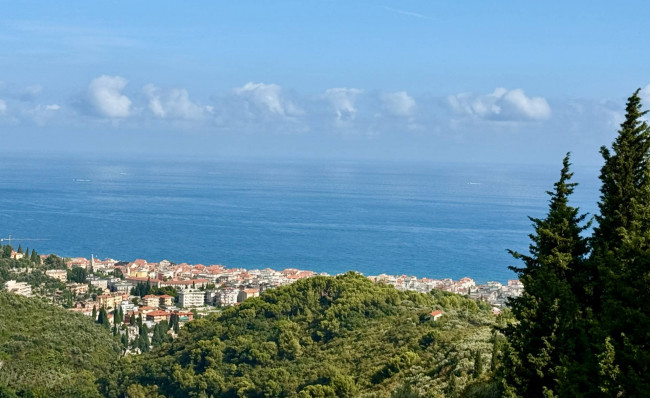 Villa in vendita a Alassio