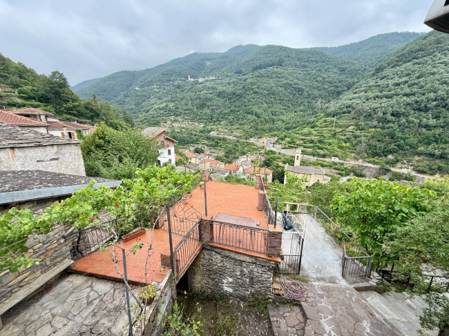 Casa Semindipendente in vendita a Rezzo