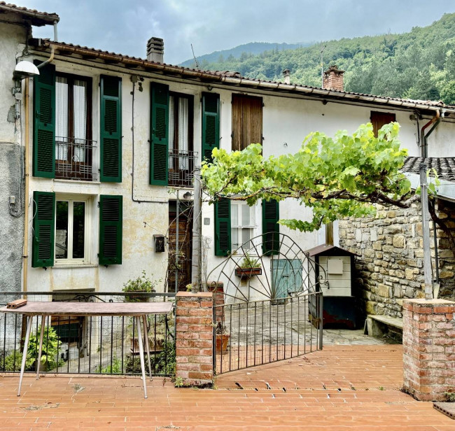 Casa Semindipendente in vendita a Rezzo