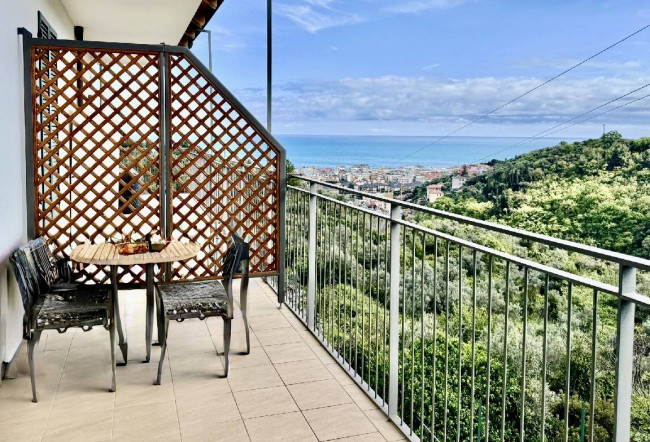 Trilocale in vendita a Alassio