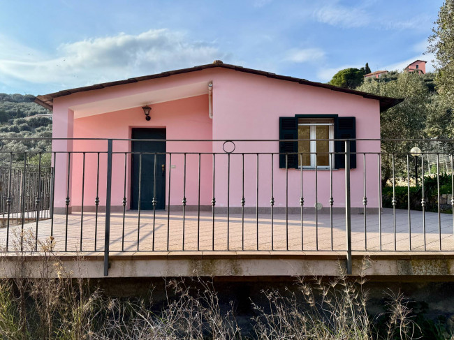 Villa in vendita a Imperia