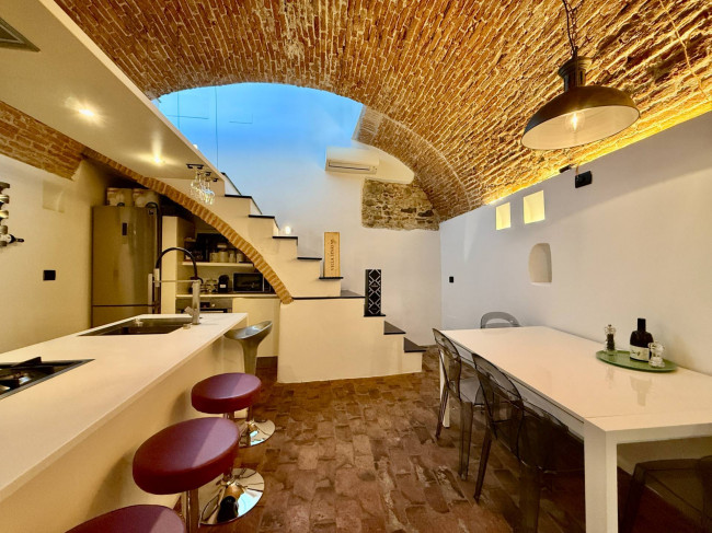 Casa Semindipendente in vendita a Toirano