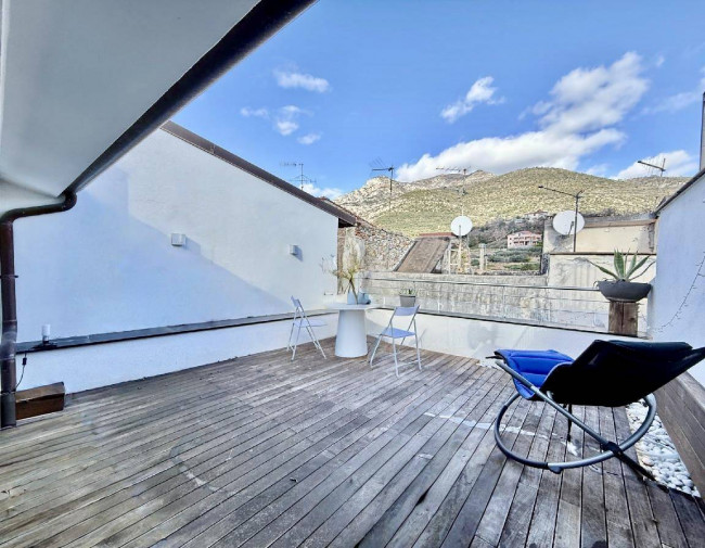 Casa Semindipendente in vendita a Toirano