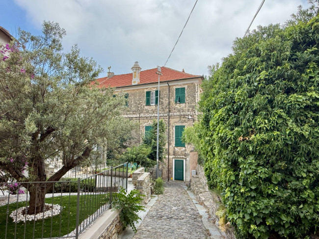 Quadrilocale in vendita a Andora