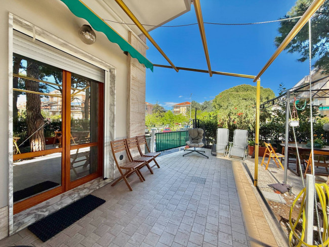 Trilocale in vendita a Loano