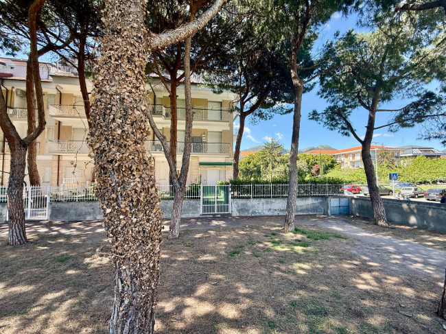 Trilocale in vendita a Loano