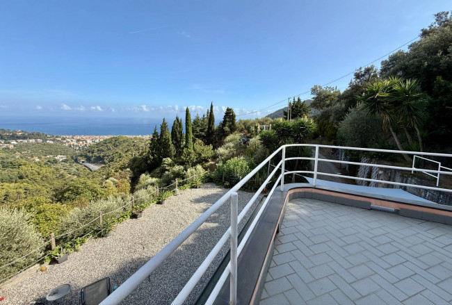 Villa in vendita a Alassio