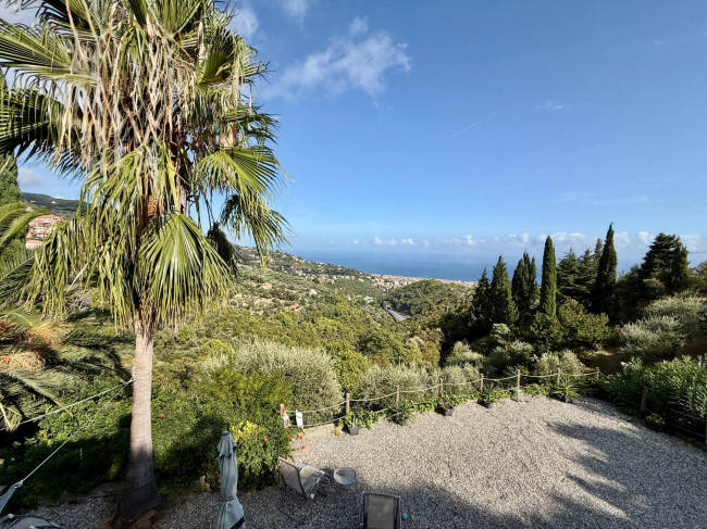 Villa in vendita a Alassio