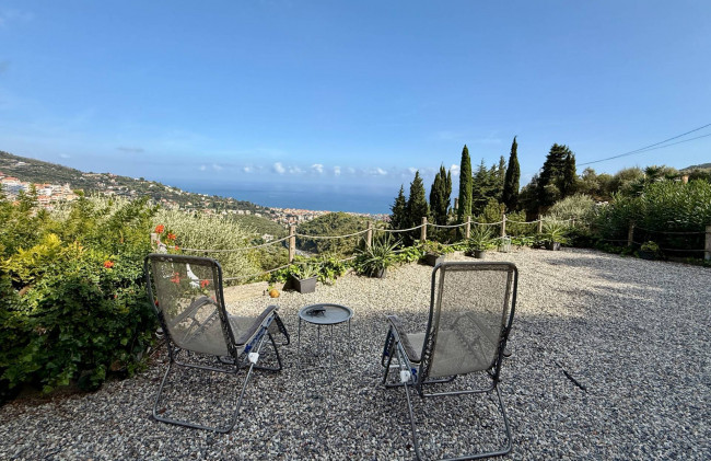 Villa in vendita a Alassio