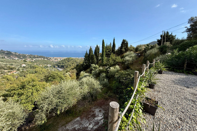 Villa in vendita a Alassio