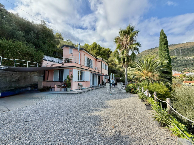 Villa in vendita a Alassio