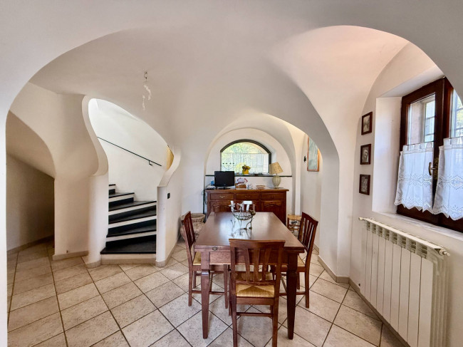 Casa Indipendente in vendita a Vado Ligure