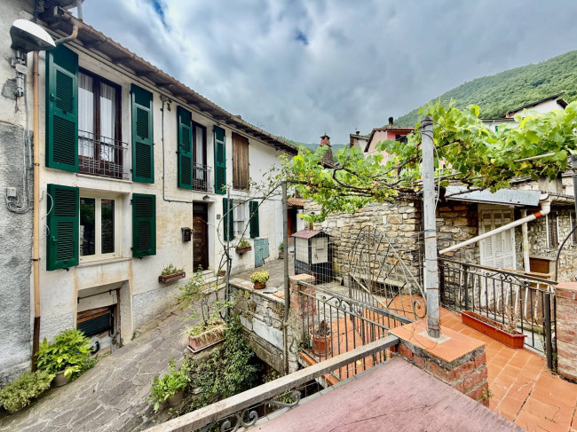 Casa Semindipendente in vendita a Rezzo