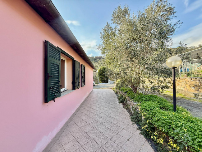 Villa for sale in Imperia