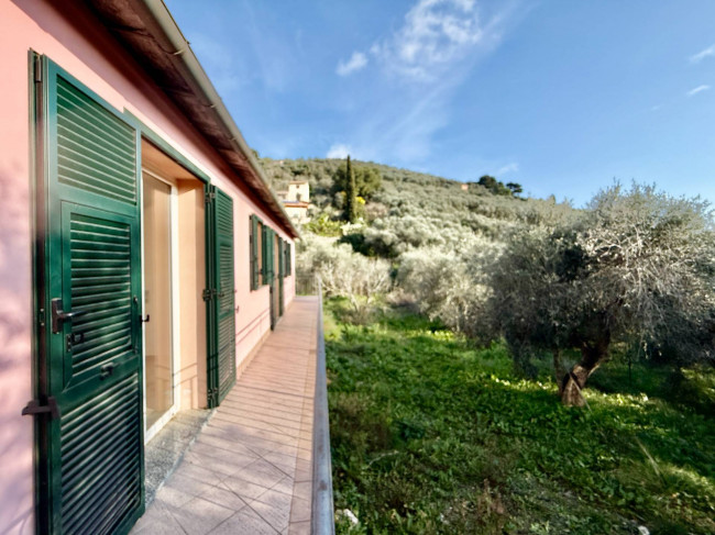 Villa for sale in Imperia