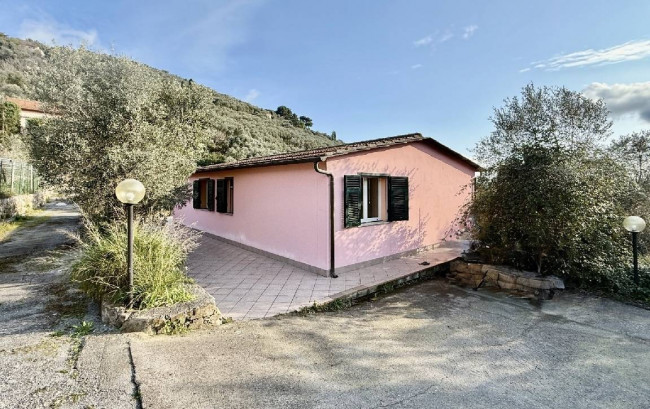 Villa for sale in Imperia