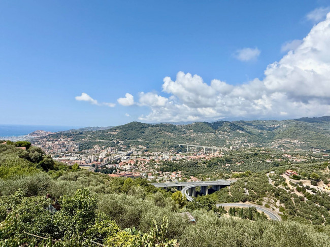 Villa for sale in Imperia