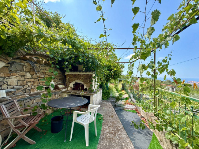 Villa for sale in Imperia