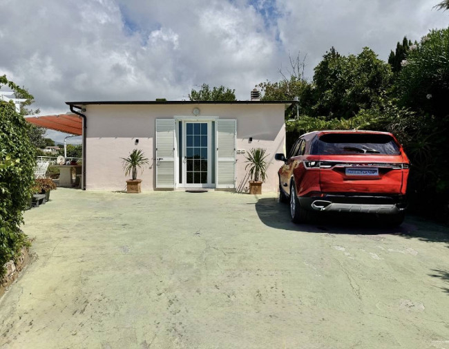 Villa for sale in Imperia