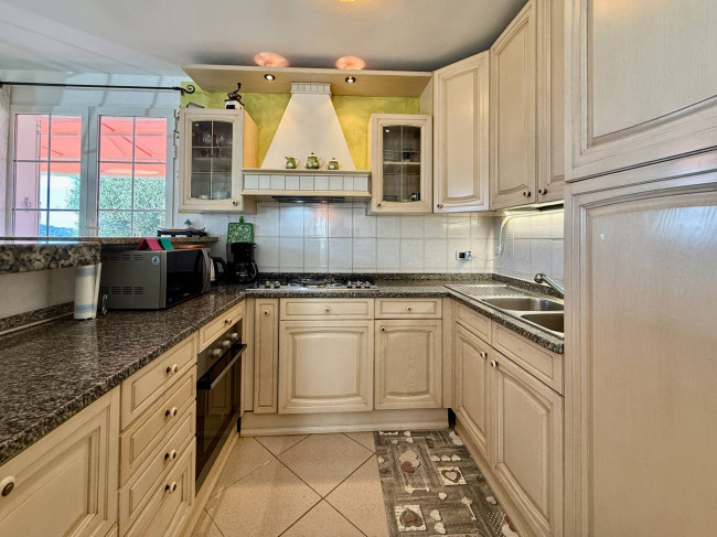 Villa for sale in Imperia