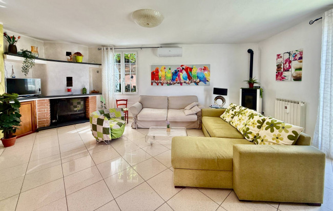 Villa for sale in Imperia