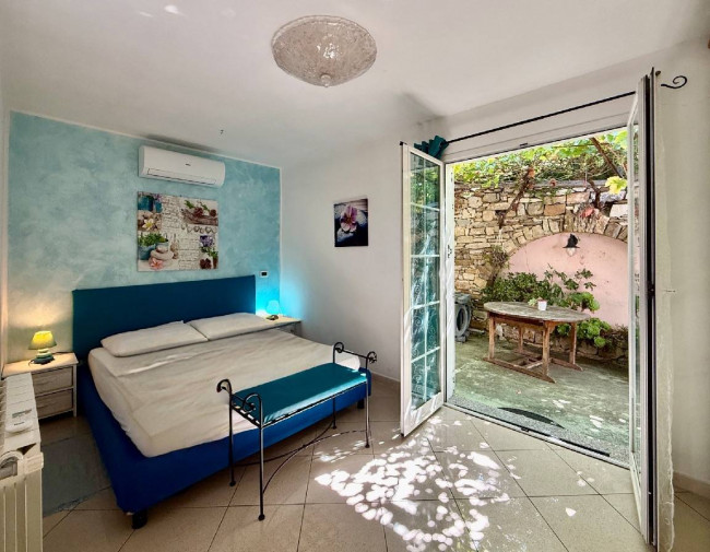 Villa for sale in Imperia